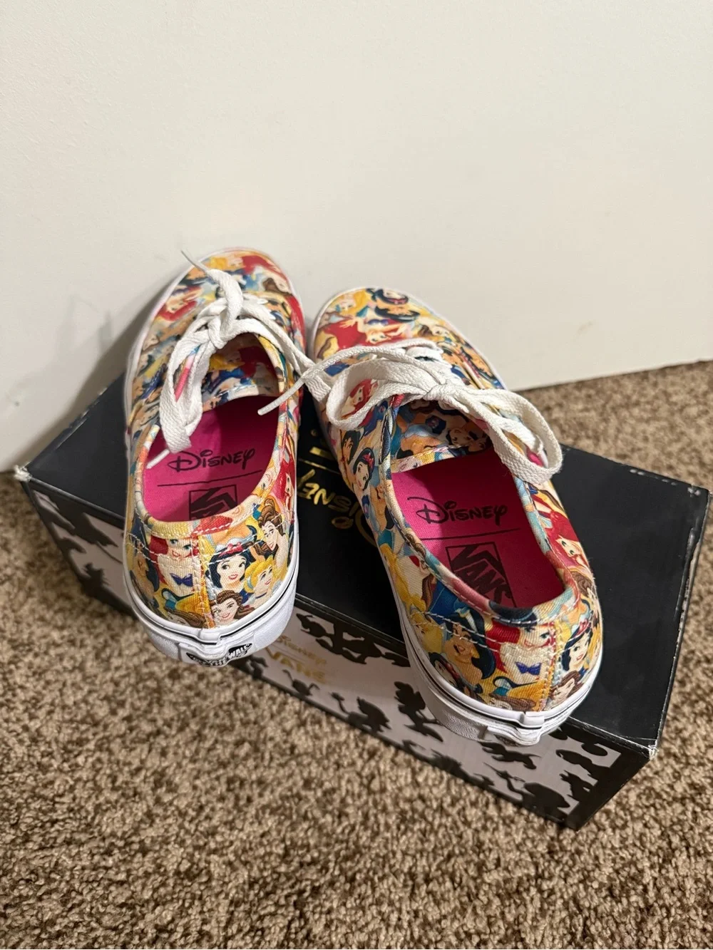 Disney Princess Vans Women’s 7 Canvas Lace-Up Sneaker